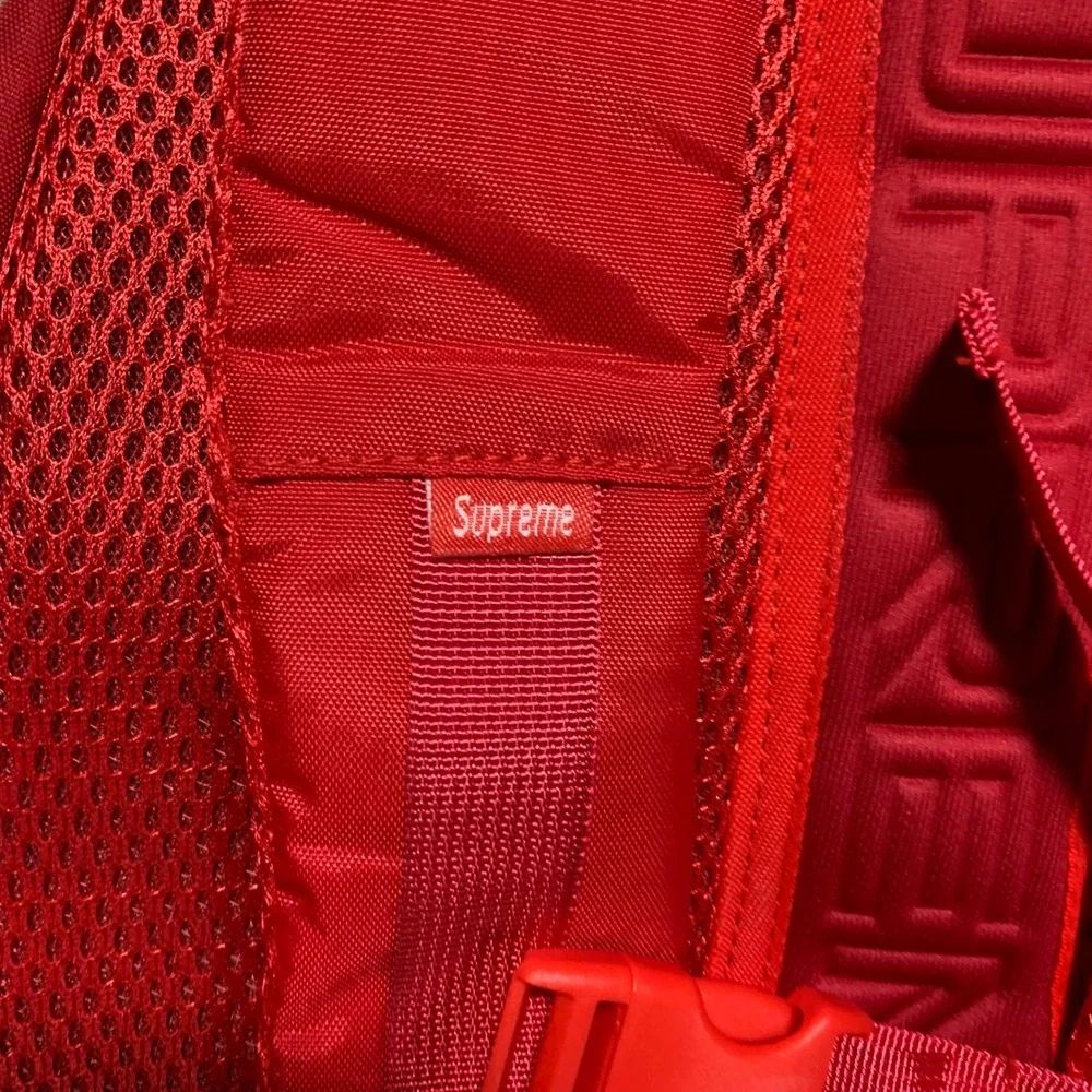 Supreme ss22 backpack